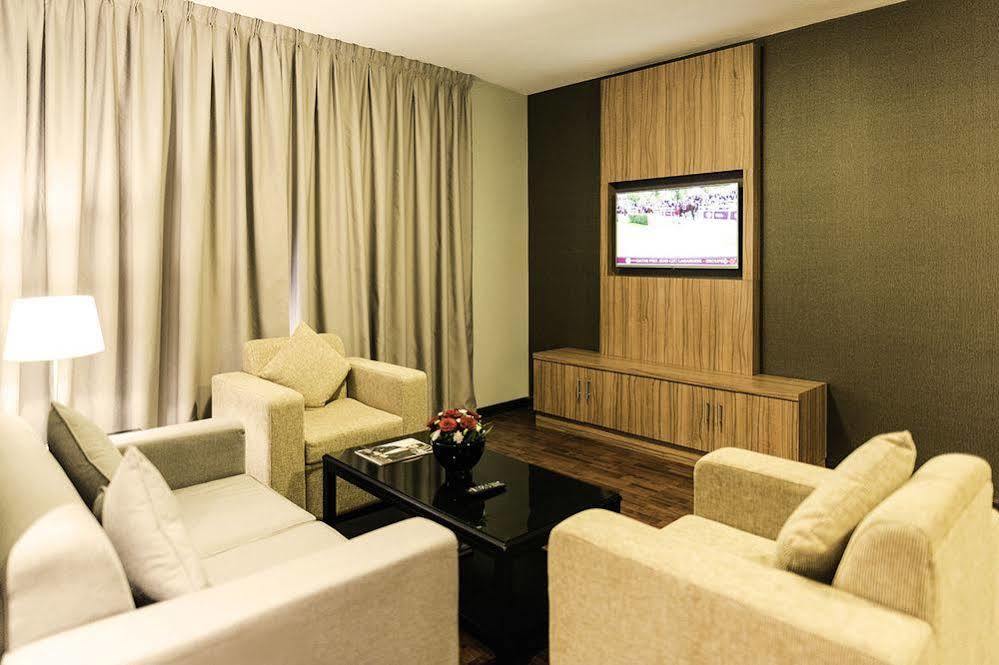 Emirates Plaza