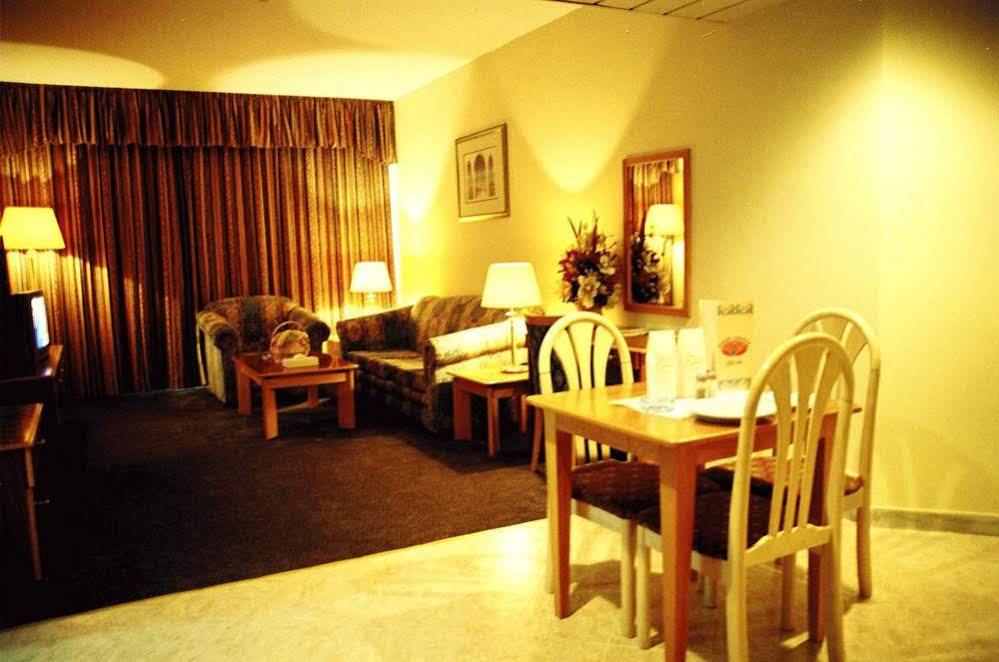 Emirates Plaza Abu Dhabi